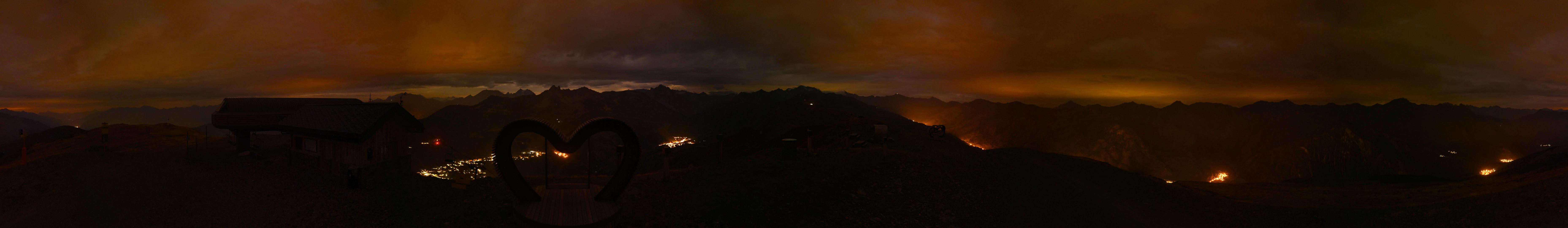 Méribel Roc de Fer Summit - 2,290 m snow cam captured at 30 September 2026 at 11:44 pm GMT+2