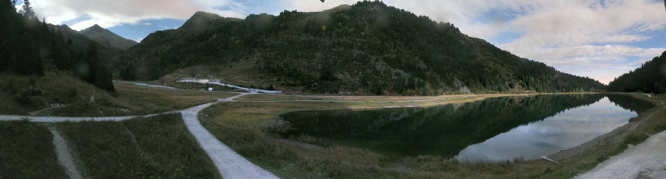 Méribel Lac de Tueda - 1,750 m snow cam captured at 29 September 2026 at 11:18 pm GMT+2
