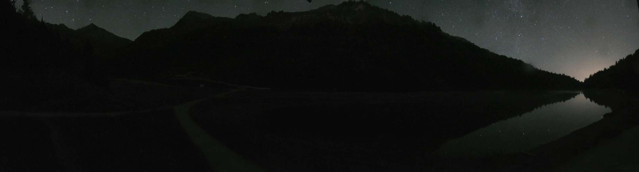 Méribel Lac de Tueda - 1,750 m snow cam captured at 6 October 2026 at 4:23 am GMT+2