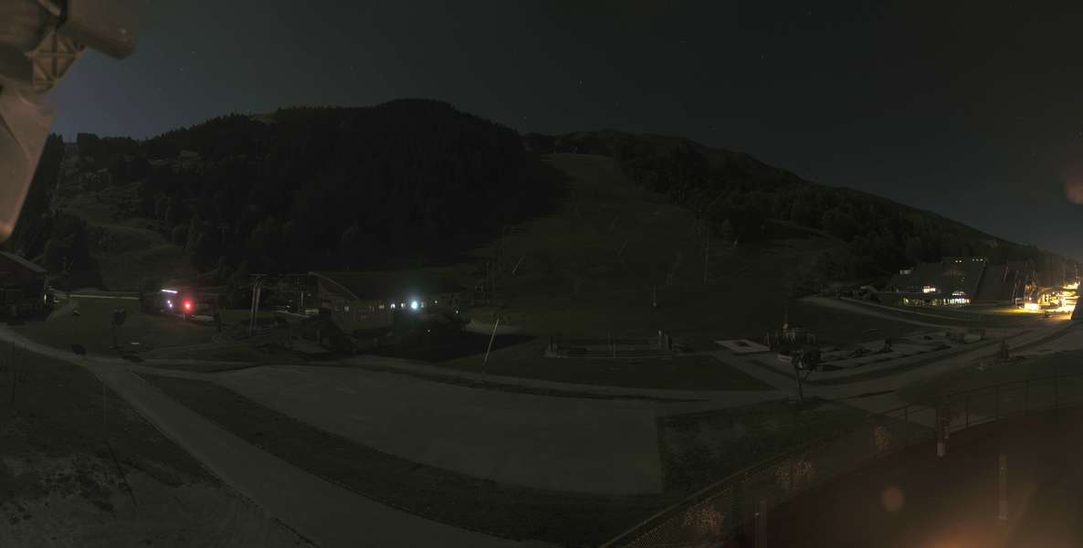 Méribel La Chaudanne - 1,450 m snow cam captured at 23 September 2026 at 11:41 pm GMT+2