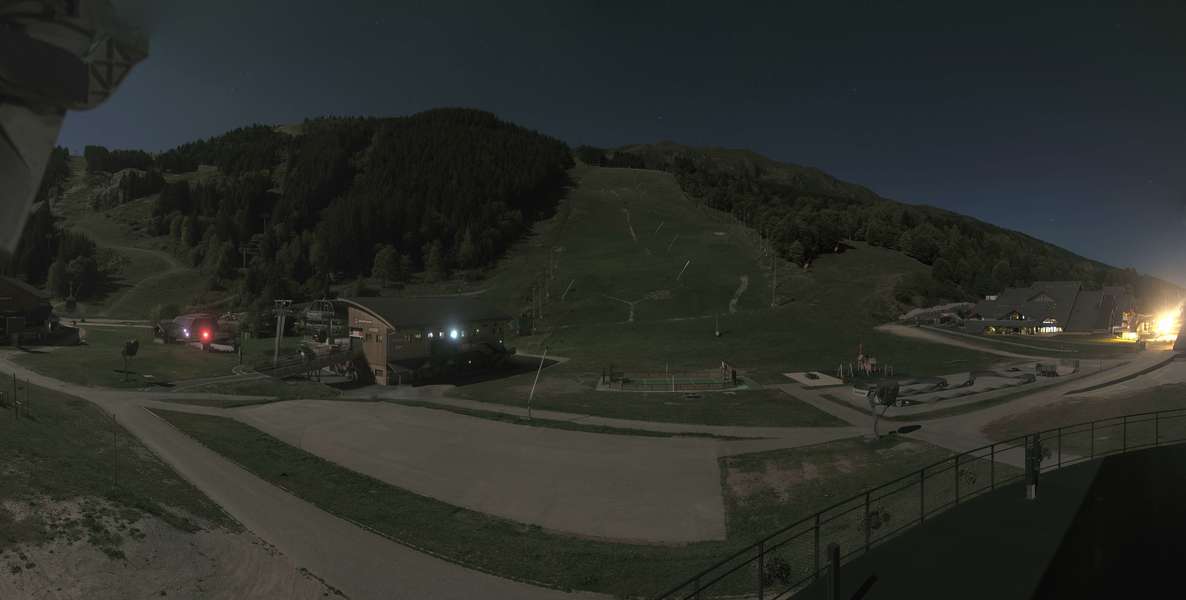 Méribel La Chaudanne - 1,450 m snow cam captured at 26 September 2026 at 11:44 pm GMT+2
