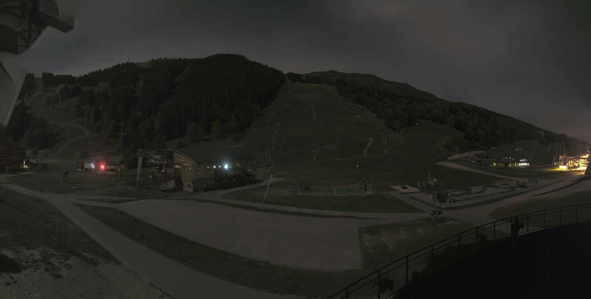 Méribel La Chaudanne - 1,450 m snow cam captured at 28 September 2026 at 11:47 pm GMT+2