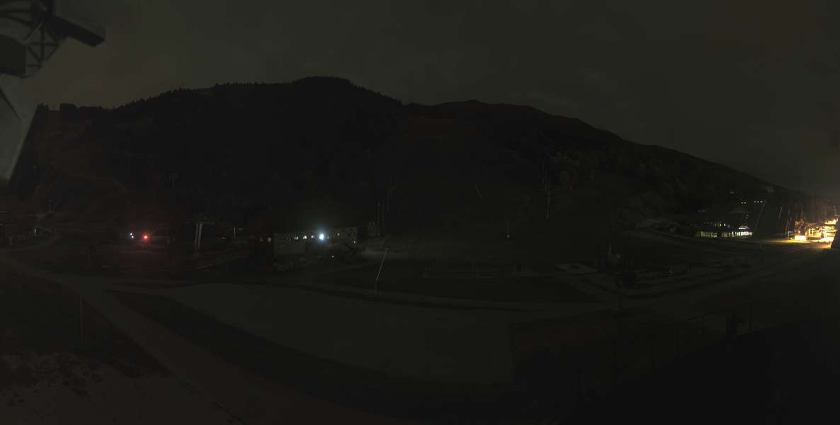 Méribel La Chaudanne - 1,450 m snow cam captured at 30 September 2026 at 11:34 pm GMT+2