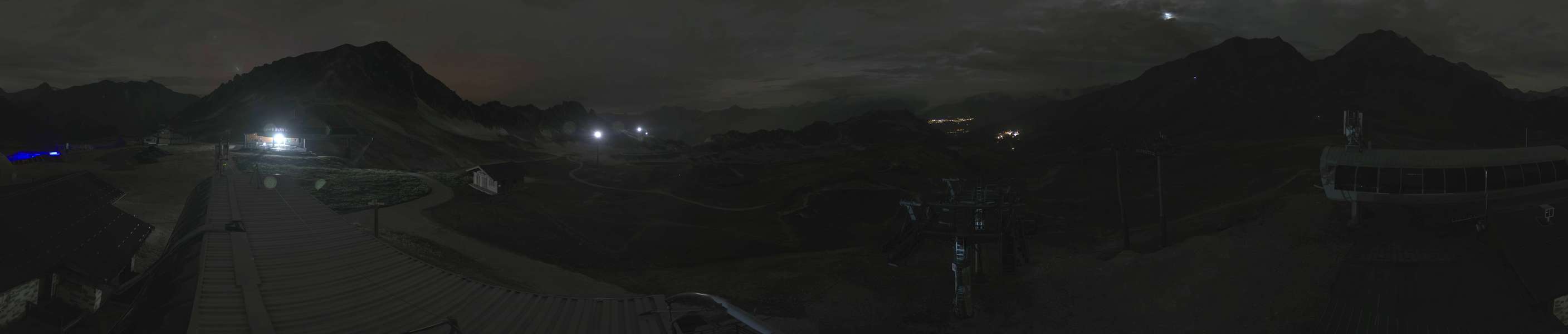 Les Arcs Arcabulle snow cam captured at 30 September 2026 at 11:33 pm GMT+2