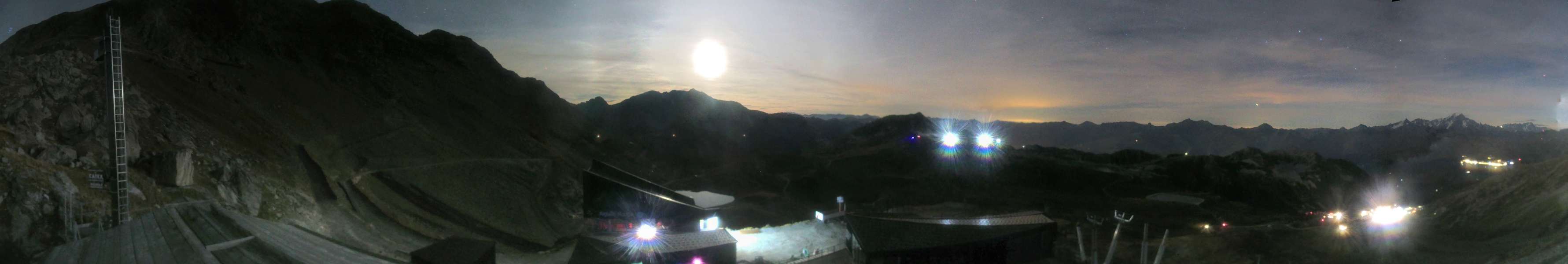 Les Arcs Varet snow cam captured at 20 September 2026 at 11:58 pm GMT+2