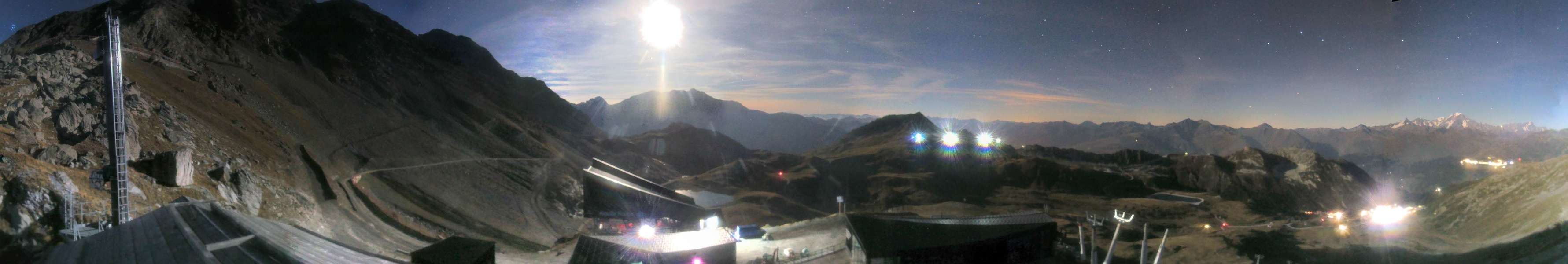Les Arcs Varet snow cam captured at 21 September 2026 at 11:48 pm GMT+2