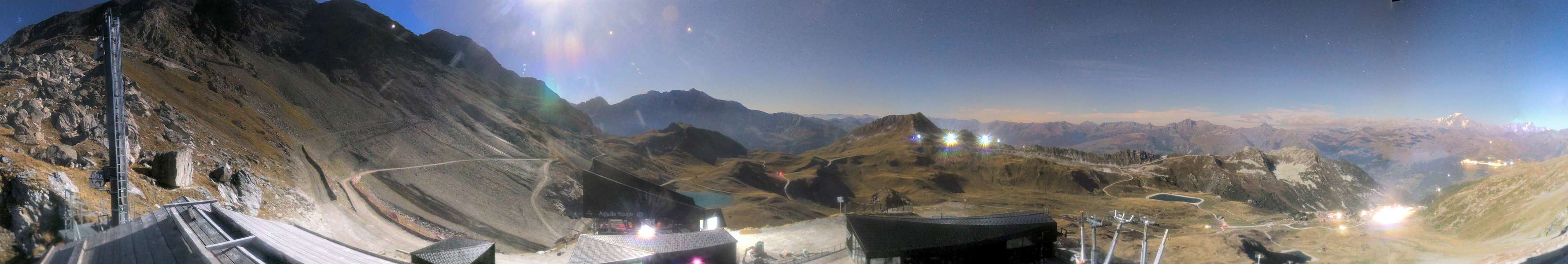 Les Arcs Varet snow cam captured at 23 September 2026 at 11:58 pm GMT+2