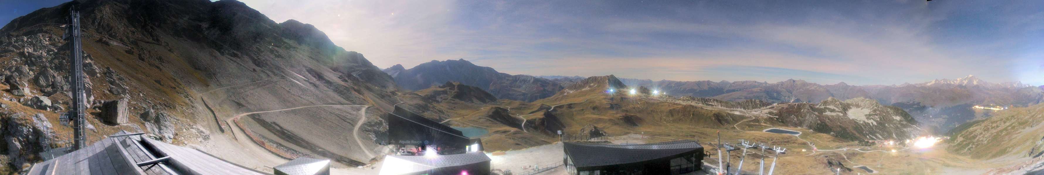 Les Arcs Varet snow cam captured at 24 September 2026 at 11:52 pm GMT+2