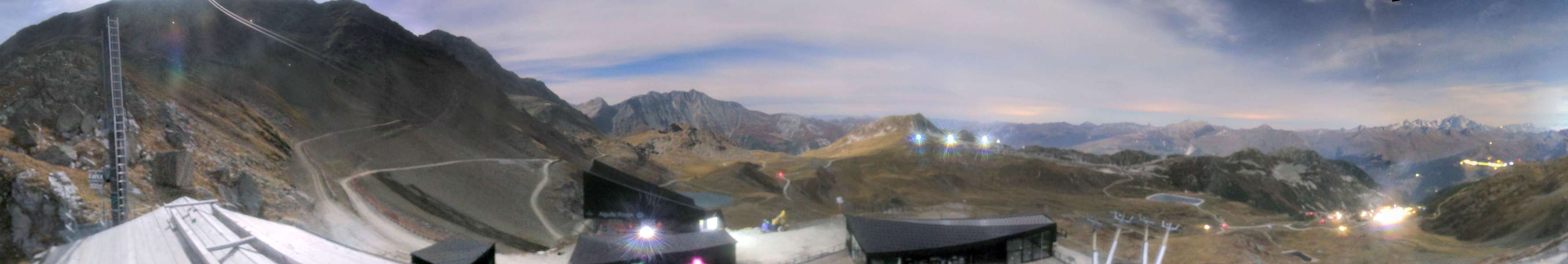 Les Arcs Varet snow cam captured at 28 September 2026 at 11:57 pm GMT+2