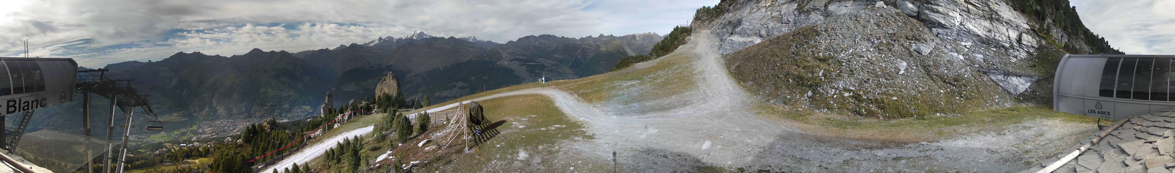 Les Arcs Mont-Blanc snow cam captured at 13 September 2026 at 5:46 pm GMT+2