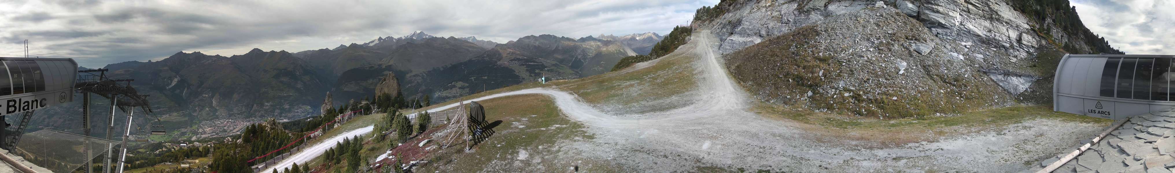 Les Arcs Mont-Blanc snow cam captured at 20 September 2026 at 5:44 pm GMT+2
