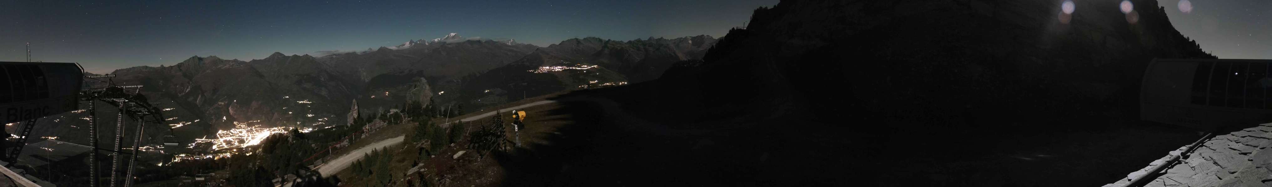 Les Arcs Mont-Blanc snow cam captured at 23 September 2026 at 11:13 pm GMT+2