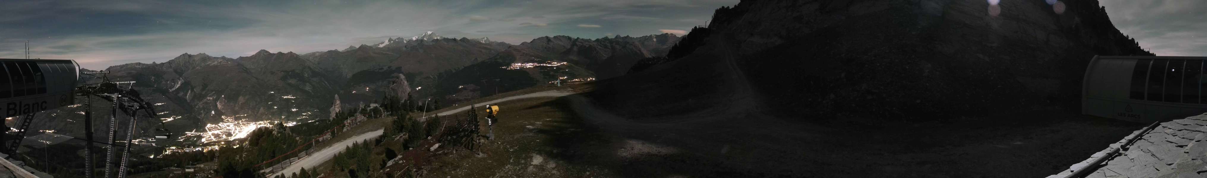 Les Arcs Mont-Blanc snow cam captured at 24 September 2026 at 11:19 pm GMT+2