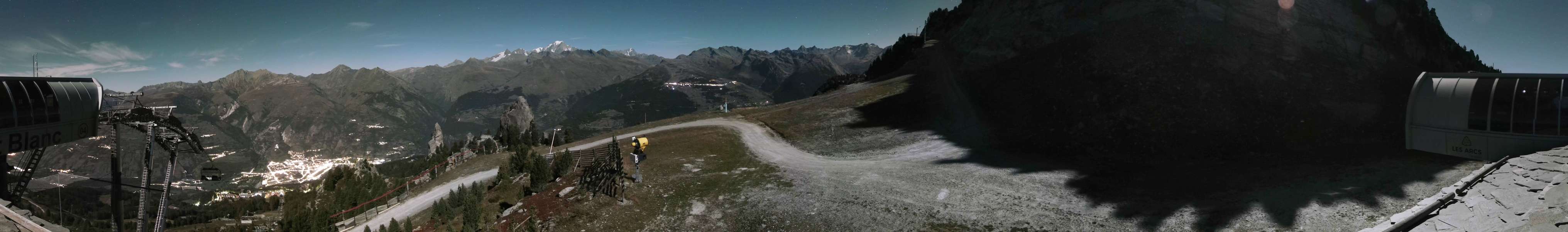 Les Arcs Mont-Blanc snow cam captured at 25 September 2026 at 11:54 pm GMT+2