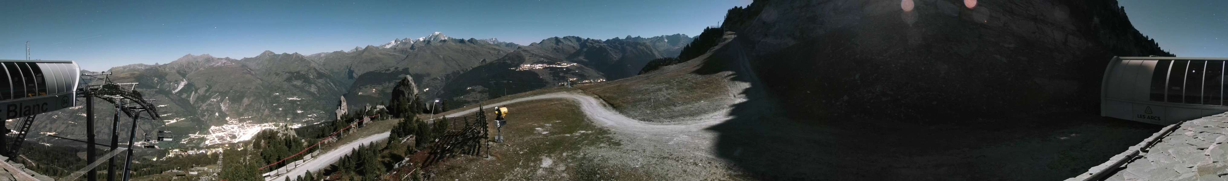 Les Arcs Mont-Blanc snow cam captured at 26 September 2026 at 11:10 pm GMT+2