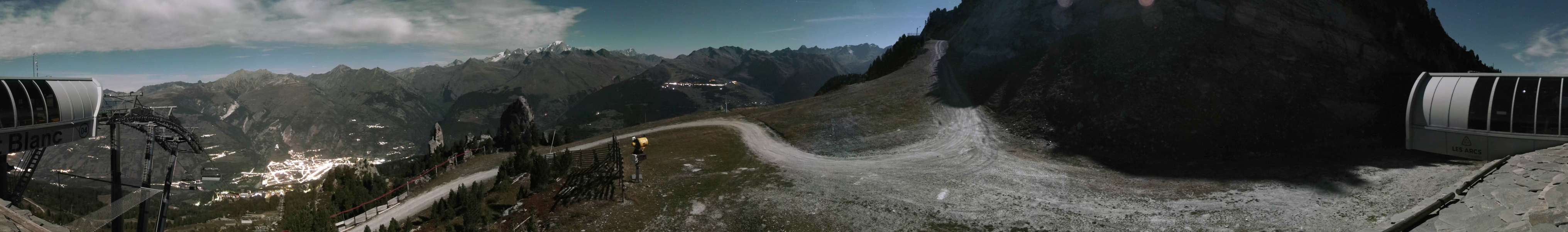 Les Arcs Mont-Blanc snow cam captured at 27 September 2026 at 11:41 pm GMT+2