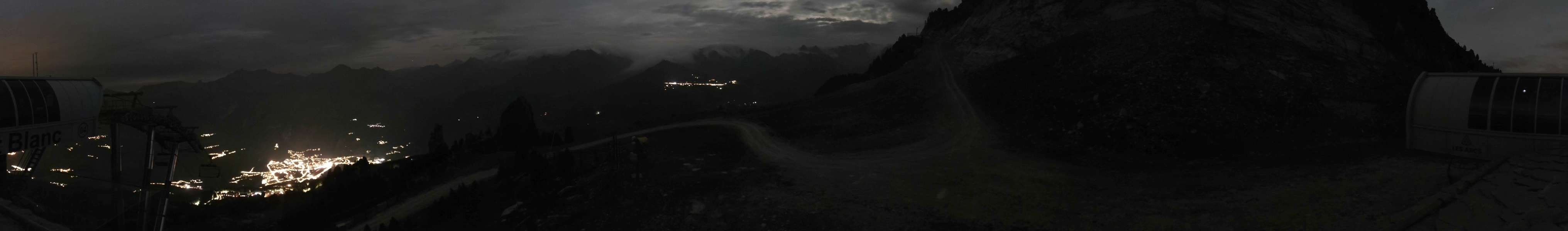 Les Arcs Mont-Blanc snow cam captured at 30 September 2026 at 11:43 pm GMT+2