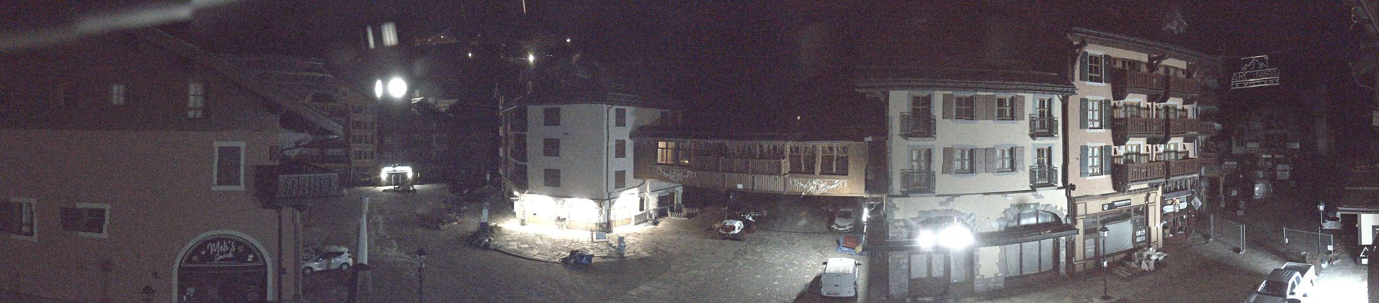 Les Arcs Arc 1950 Village snow cam captured at 14 September 2026 at 11:51 pm GMT+2