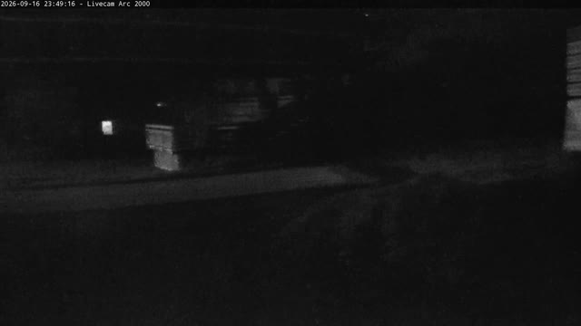 Les Arcs Arc 2000 Live snow cam captured at 16 September 2026 at 11:49 pm GMT+2