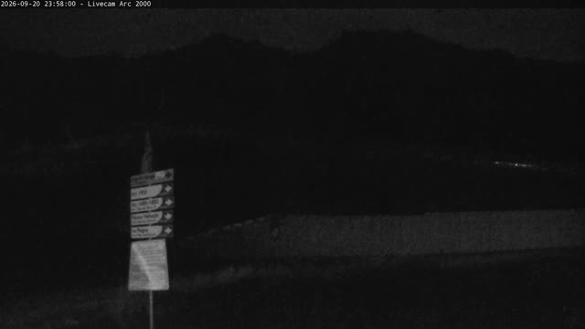 Les Arcs Arc 2000 Live snow cam captured at 20 September 2026 at 11:58 pm GMT+2
