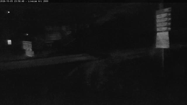 Les Arcs Arc 2000 Live snow cam captured at 5 October 2026 at 11:59 pm GMT+2