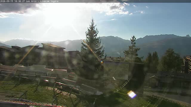 Les Arcs Vagère Live snow cam captured at 15 September 2026 at 6:39 pm GMT+2
