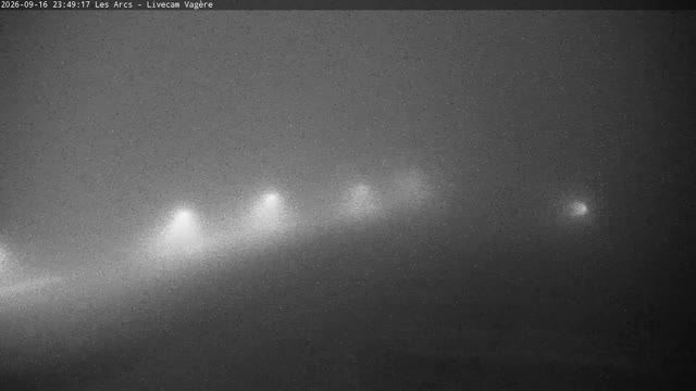 Les Arcs Vagère Live snow cam captured at 16 September 2026 at 11:49 pm GMT+2