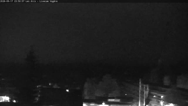 Les Arcs Vagère Live snow cam captured at 17 September 2026 at 11:51 pm GMT+2