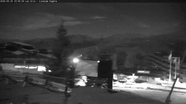 Les Arcs Vagère Live snow cam captured at 25 September 2026 at 11:57 pm GMT+2