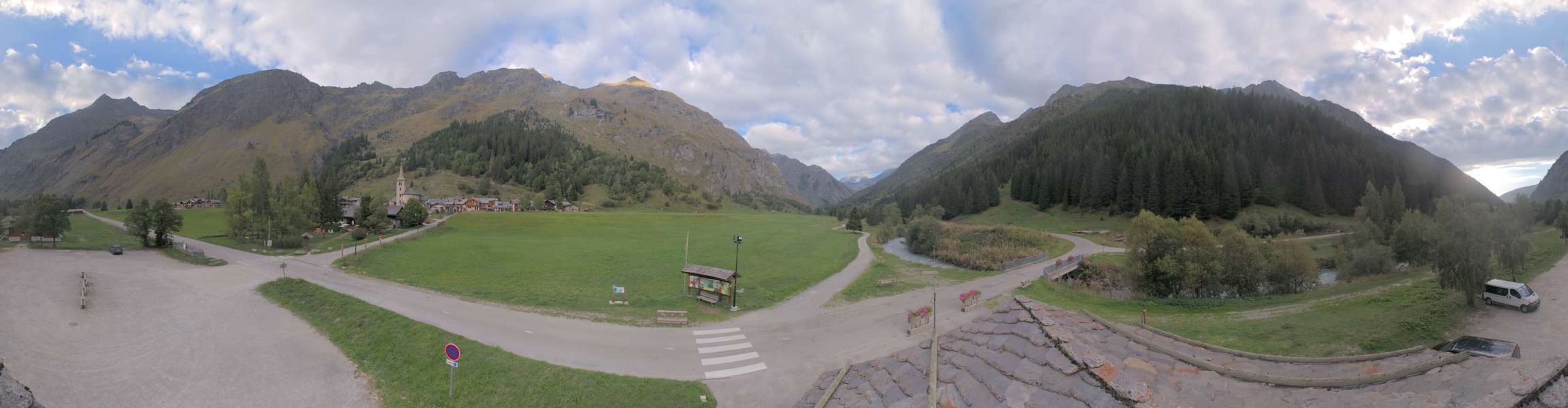 La Plagne Champagny-le-Haut snow cam captured at 15 September 2026 at 6:41 pm GMT+2