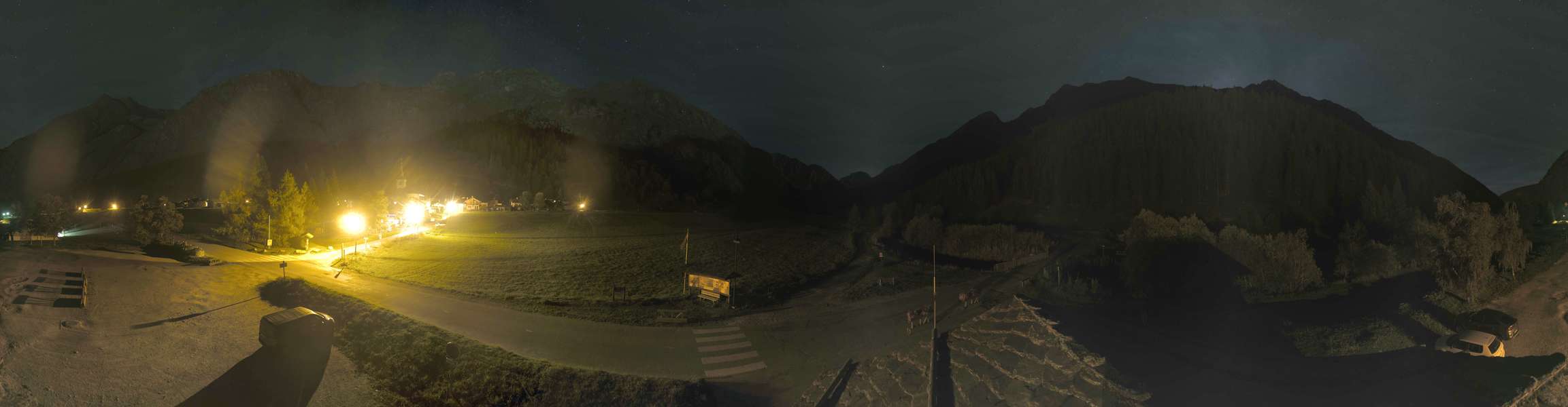 La Plagne Champagny-le-Haut snow cam captured at 21 September 2026 at 11:33 pm GMT+2