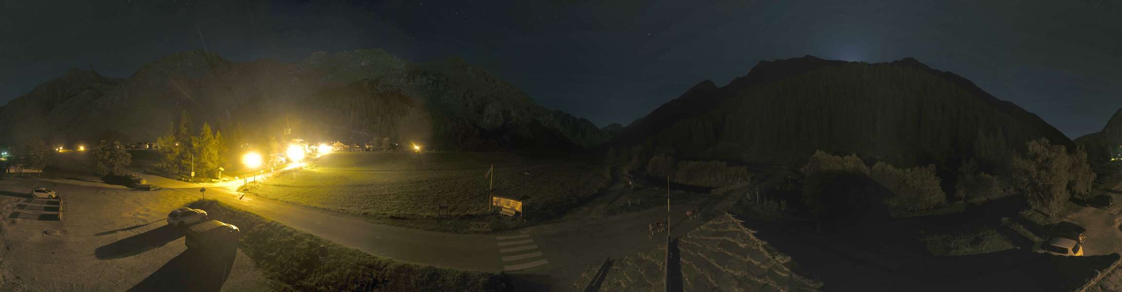 La Plagne Champagny-le-Haut snow cam captured at 22 September 2026 at 11:45 pm GMT+2