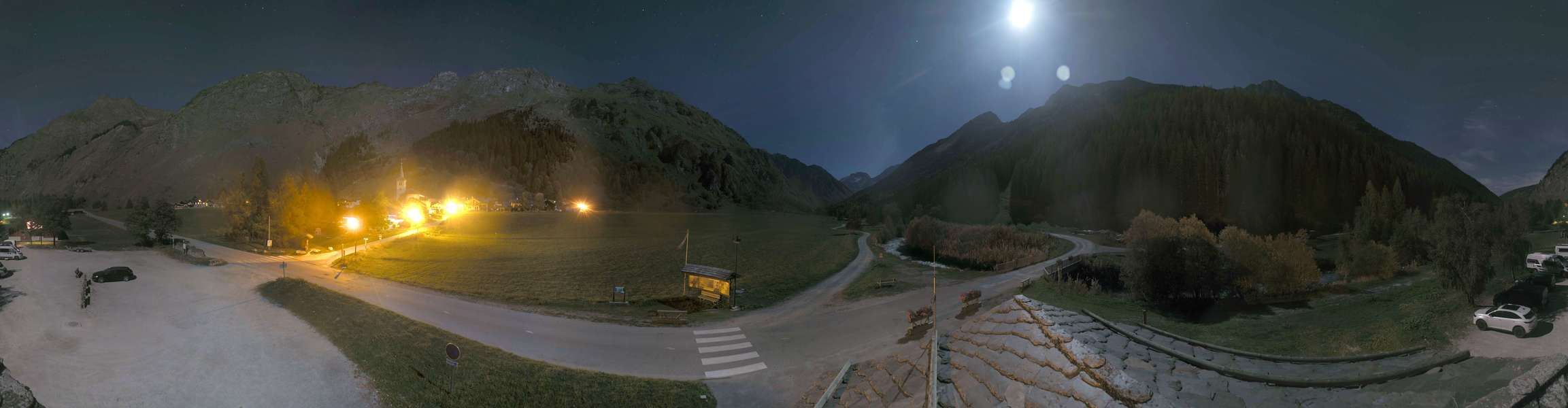 La Plagne Champagny-le-Haut snow cam captured at 25 September 2026 at 11:42 pm GMT+2