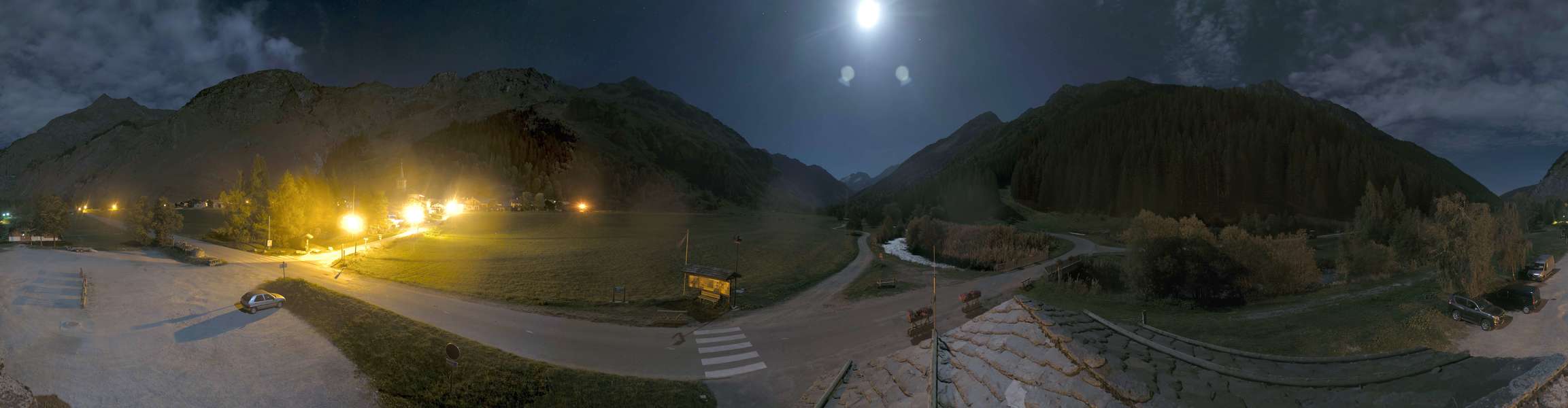 La Plagne Champagny-le-Haut snow cam captured at 27 September 2026 at 11:40 pm GMT+2