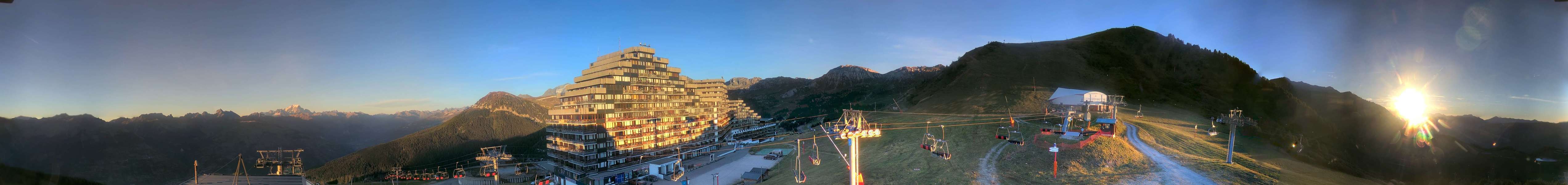 La Plagne Aime 2000 snow cam captured at 25 September 2026 at 7:29 pm GMT+2