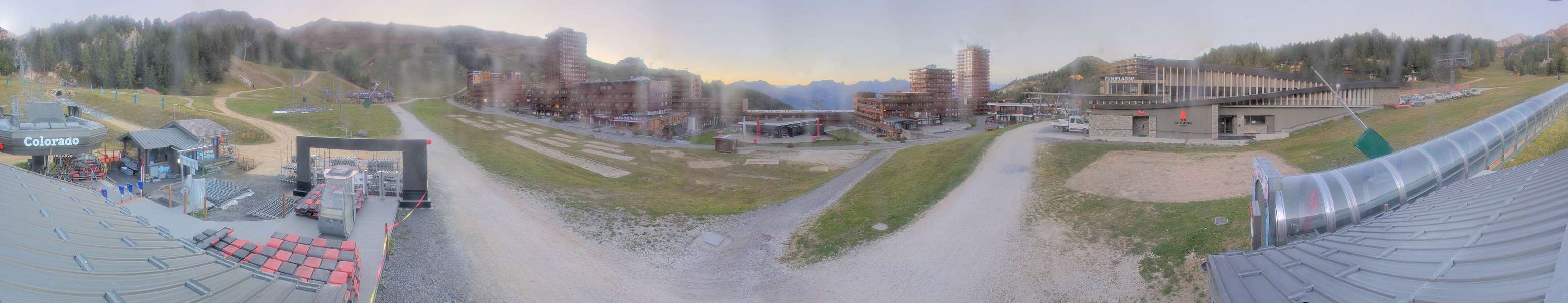 La Plagne Colorado snow cam captured at 27 September 2026 at 7:38 pm GMT+2