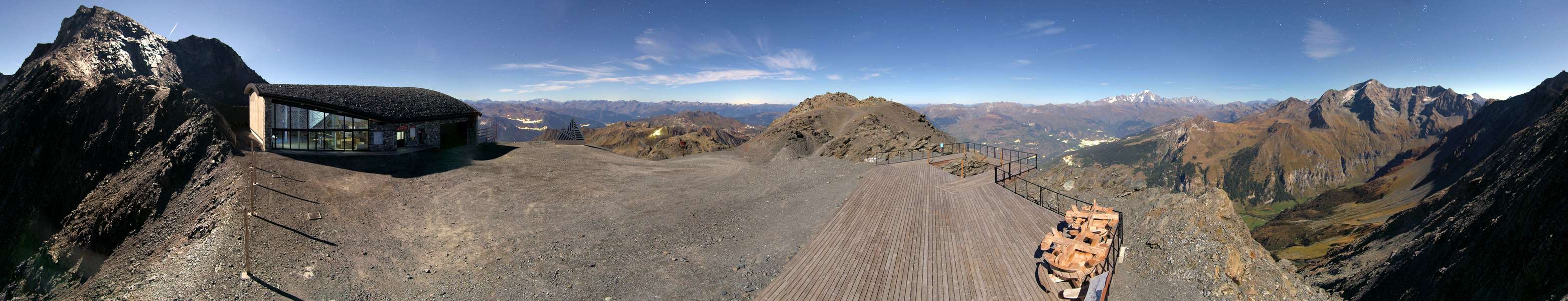 La Plagne Live 3000 snow cam captured at 25 September 2026 at 11:42 pm GMT+2