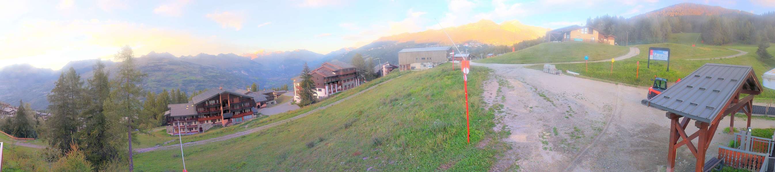 La Plagne Les Coches snow cam captured at 13 September 2026 at 7:47 pm GMT+2