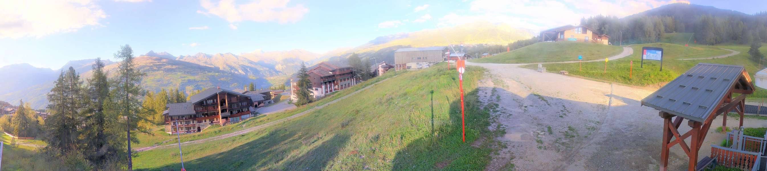 La Plagne Les Coches snow cam captured at 15 September 2026 at 6:19 pm GMT+2