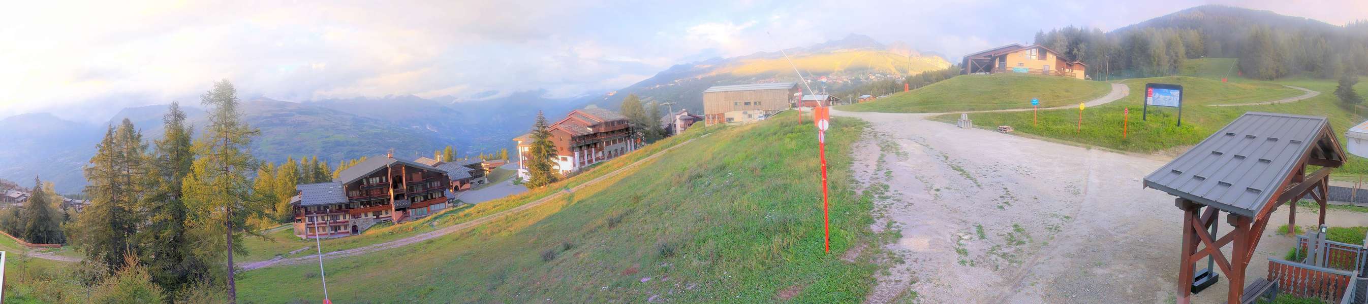La Plagne Les Coches snow cam captured at 16 September 2026 at 7:25 pm GMT+2