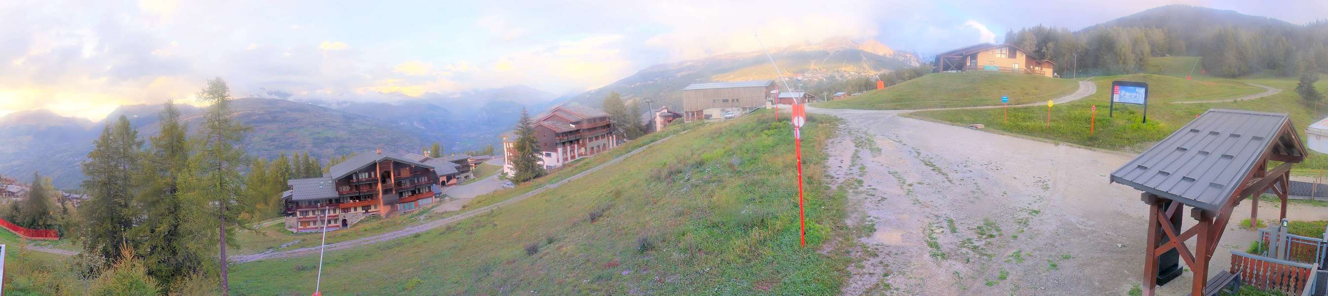 La Plagne Les Coches snow cam captured at 2 October 2026 at 7:00 pm GMT+2