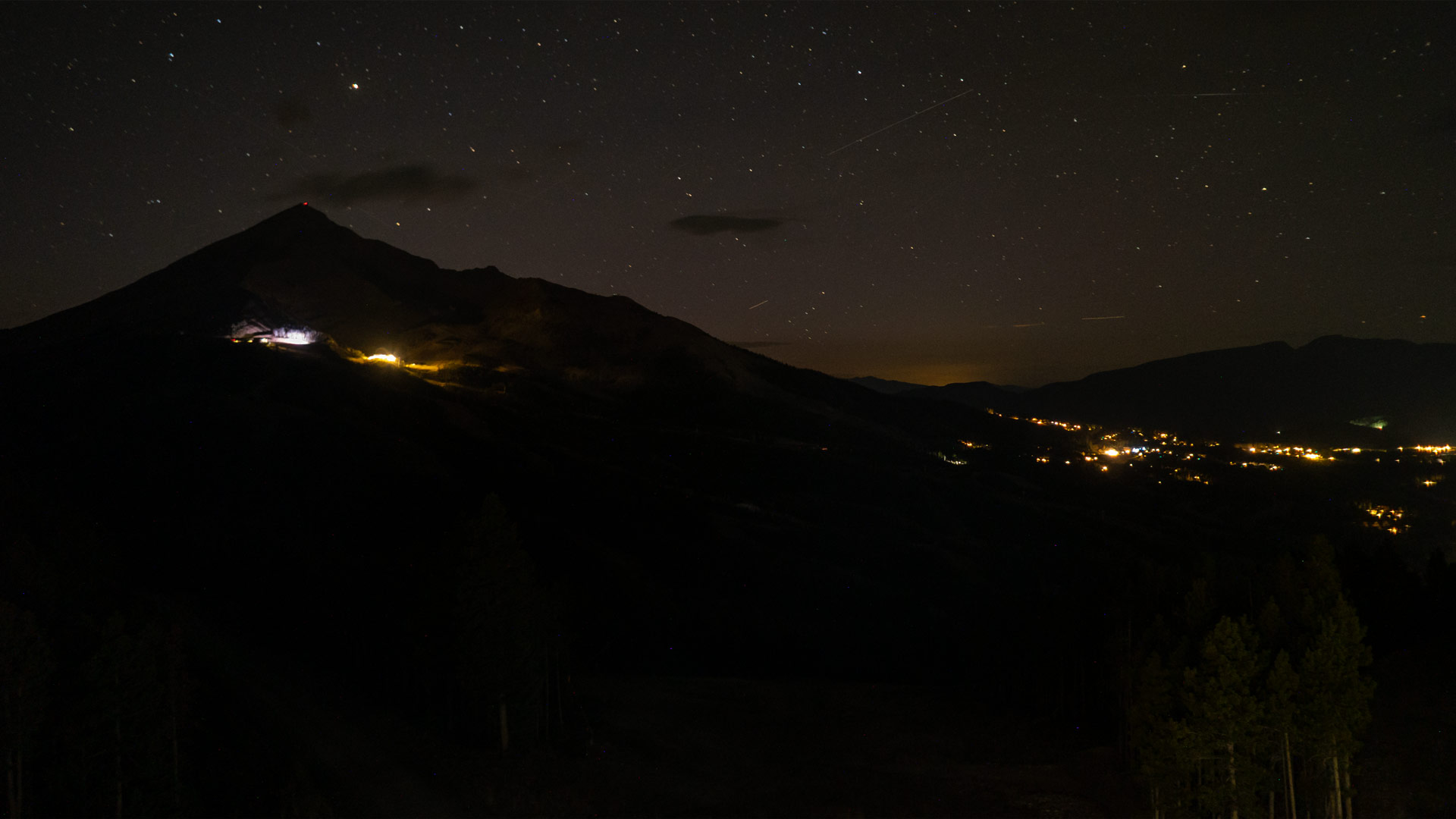 Big Sky Andesite Camera snow cam captured at 5 October 2026 at 8:37 pm GMT-6