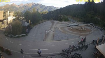 Serfaus-Fiss-Ladis Waldbahn Pump Track snow cam captured at 19 September 2026 at 5:01 pm GMT+2