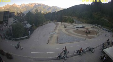 Serfaus-Fiss-Ladis Waldbahn Pump Track snow cam captured at 27 September 2026 at 5:07 pm GMT+2