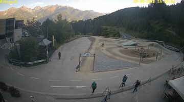Serfaus-Fiss-Ladis Waldbahn Pump Track snow cam captured at 28 September 2026 at 5:04 pm GMT+2