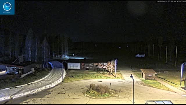 Levi Levi Golf Range snow cam captured at 4 October 2026 at 11:57 pm GMT+3