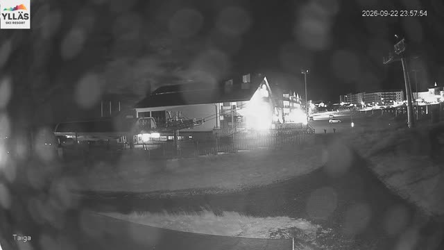 Ylläs Gondola Lower Station Live snow cam captured at 22 September 2026 at 11:58 pm GMT+3