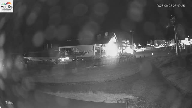Ylläs Gondola Lower Station Live snow cam captured at 23 September 2026 at 11:49 pm GMT+3