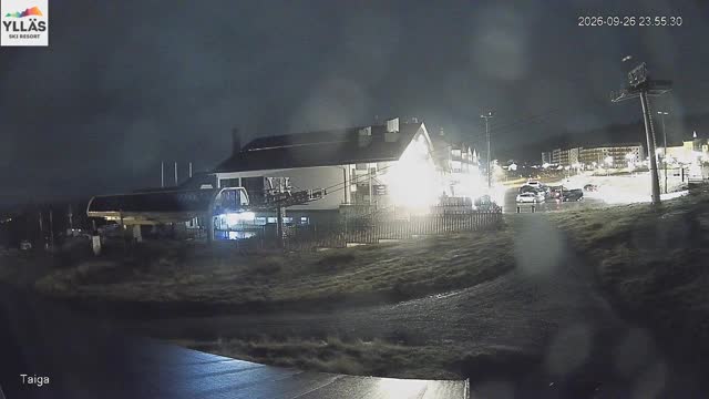 Ylläs Gondola Lower Station Live snow cam captured at 26 September 2026 at 11:55 pm GMT+3