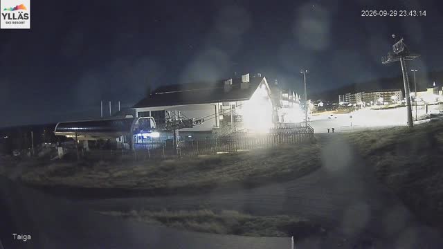 Ylläs Gondola Lower Station Live snow cam captured at 29 September 2026 at 11:43 pm GMT+3